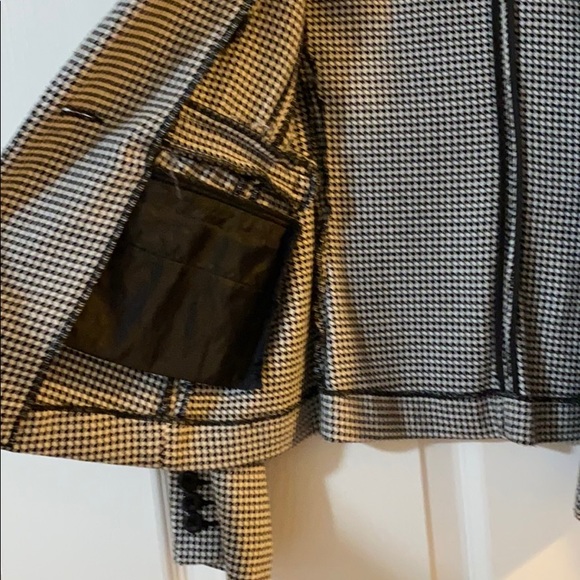 (Sold) Guess houndstooth blazer - Picture 6 of 7